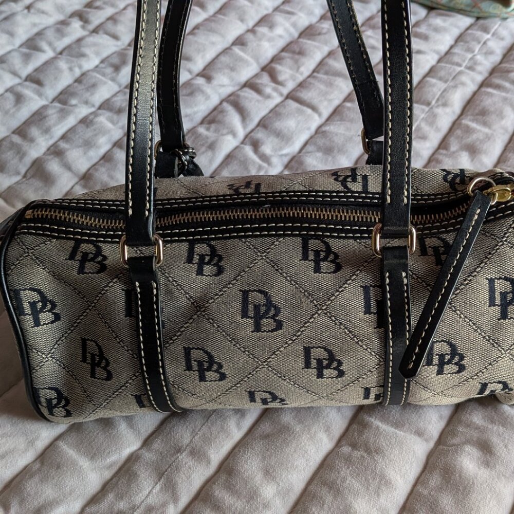Dooney & Bourke Signature Canvas Barrel Bag Satchel Black/Grey - Picture 2 of 8